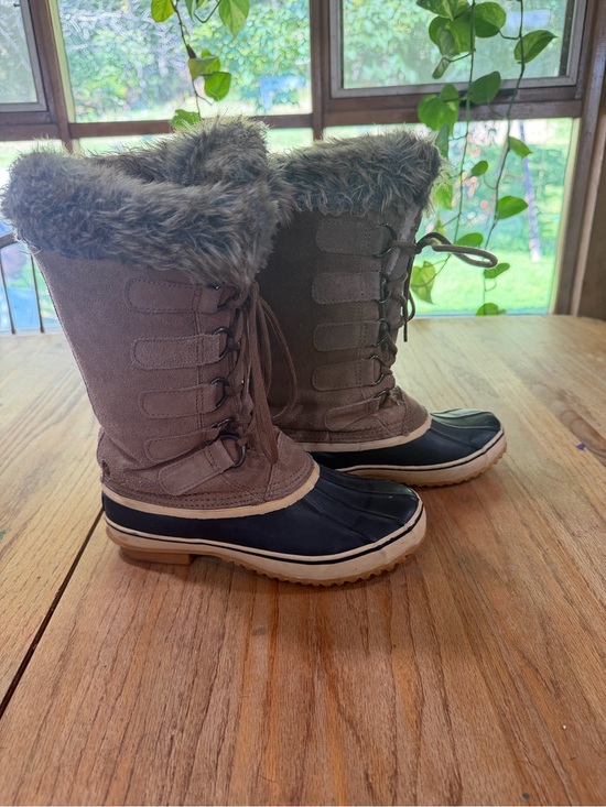 3M Thinsulate Shoes - 3M Thinsulate Brown and Black Lace-Up Faux-Fur Winter Boots